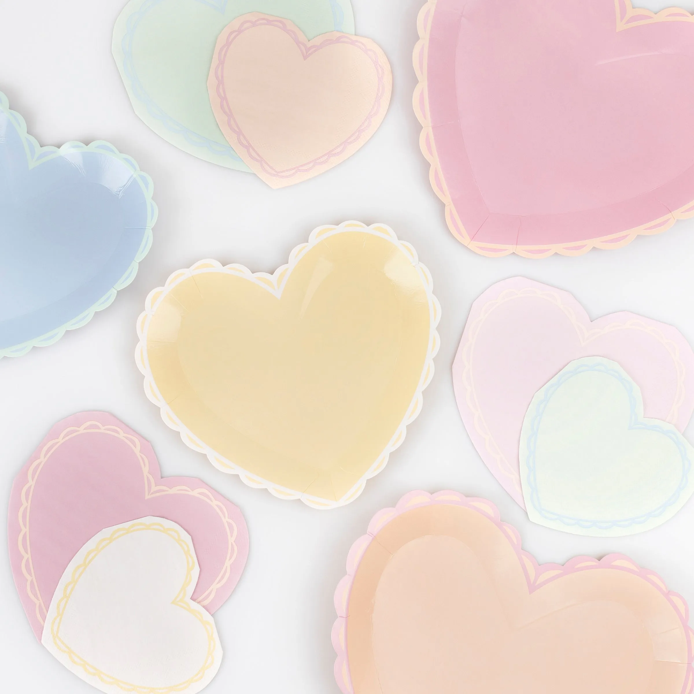 Pastel Heart Large Plates (x 8)