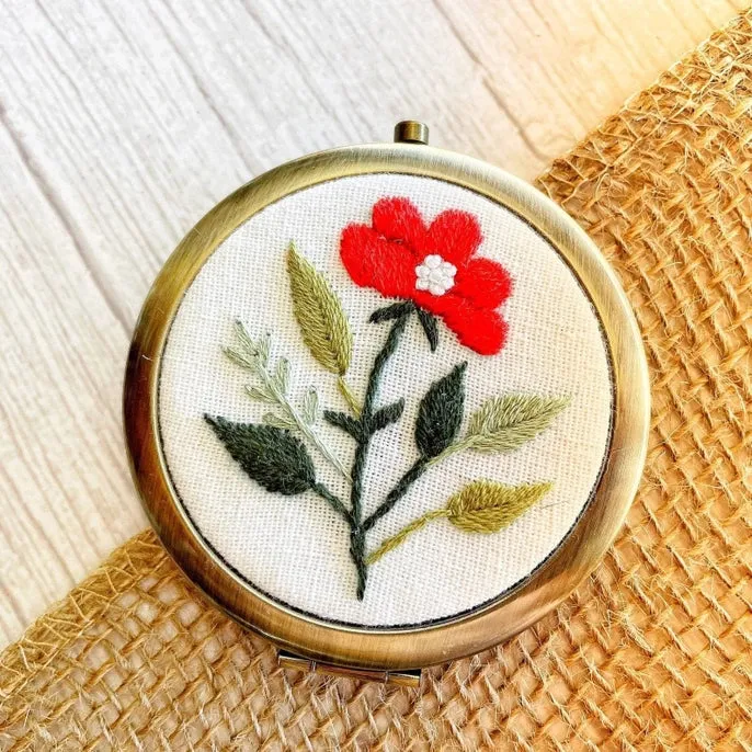 Quince Fables: Compact Mirror